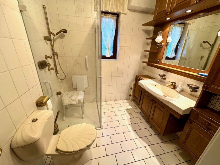 Ak2 Badezimmer EG Mehrfamilienhaus Hattersheim Okriftel