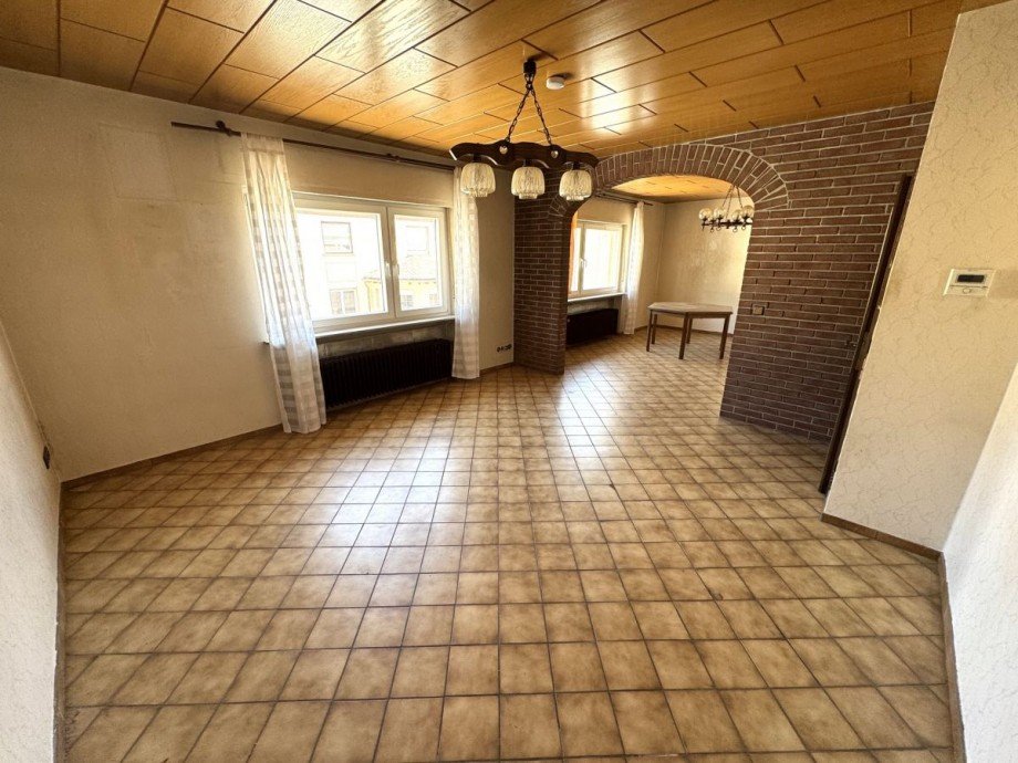 S39 Wohn Essbereich OG Mehrfamilienhaus Hattersheim