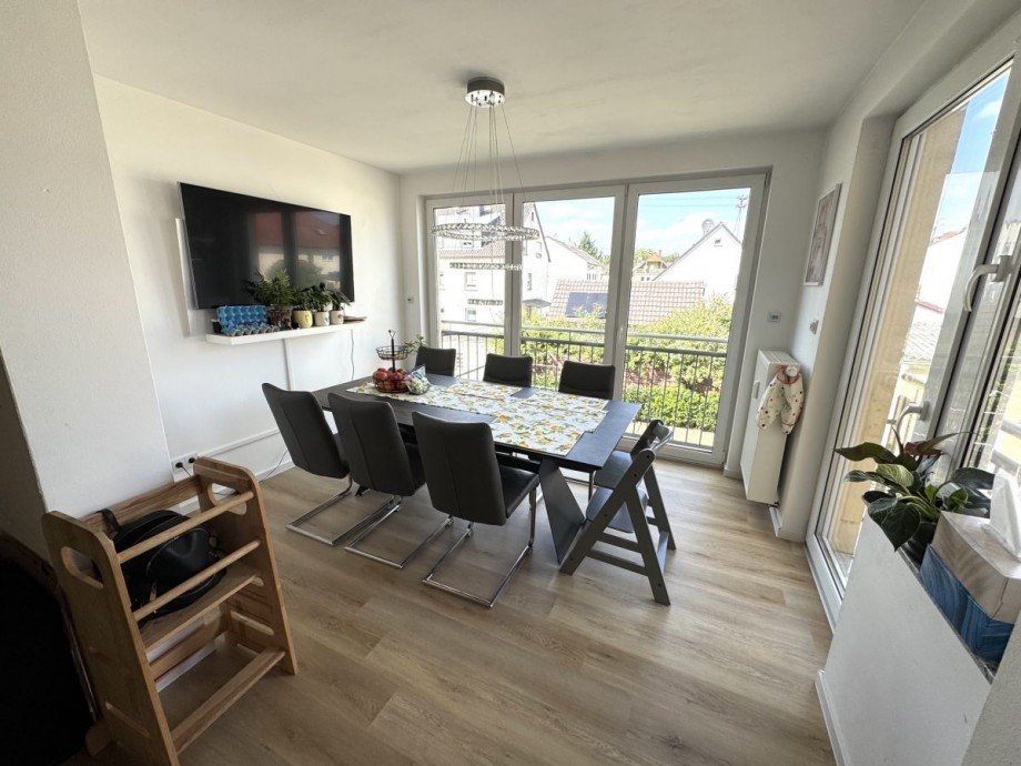 N32 Esszimmer Etagenwohnung Hattersheim Eddersheim