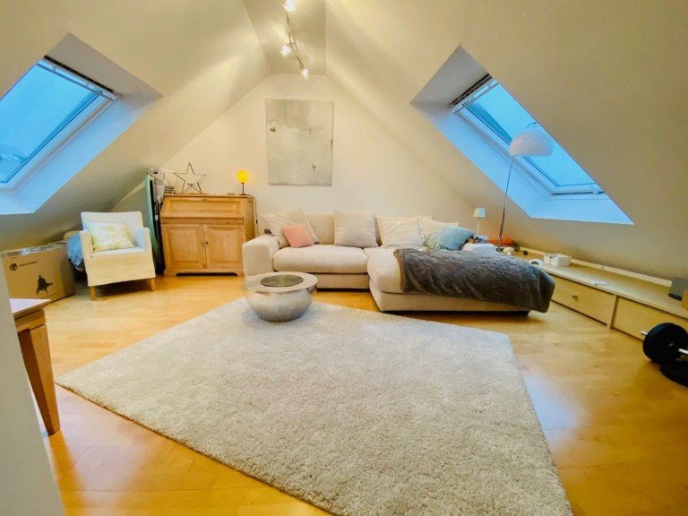 H30 Dachstudio Bad Soden Maisonettewohnung Gem�tliche Maisonette-Wohnung in S�dlage mit Blick auf die Frankfurter Skyline