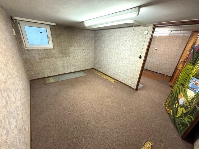 G8 Hobbyraum Keller Reihenmittelhaus Fl�rsheim