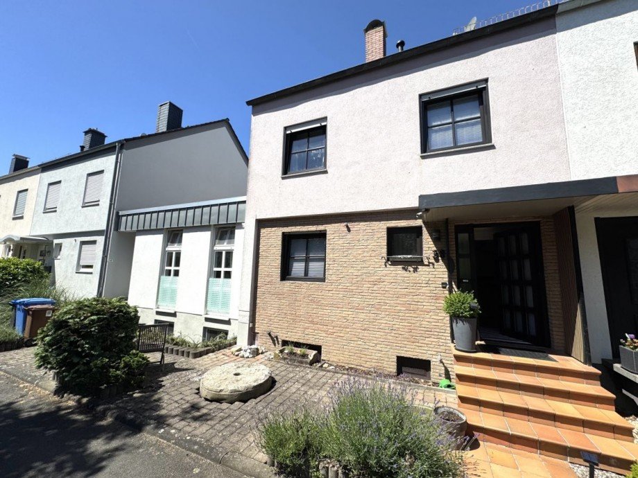 �38 Haus mit Anbau Doppelhaush�lfte Hofheim Wallau