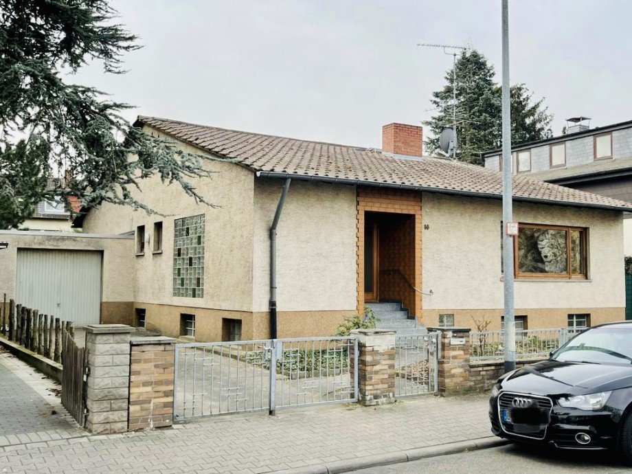 Hausansicht Stra�e Einfamilienhaus Mainz-Kostheim