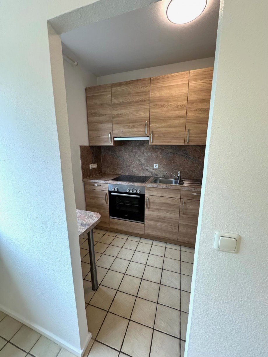 A4 K�che Zugang vom Wohnzimmer Erdgeschosswohnung Frankfurt H�chst