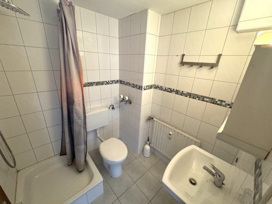 F17 Badezimnmer Etagenwohnung Frankfurt Griesheim