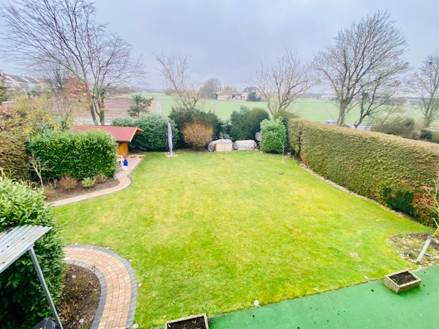 Gartenansicht vom Balkon 1OG Mehrfamilienhaus Fl�rsheim-Weilbach