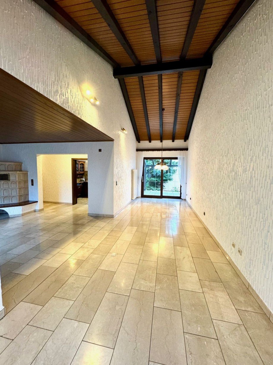 AK2 Wohn Esszimmer EG Bild 3 Mehrfamilienhaus Hattersheim Okriftel