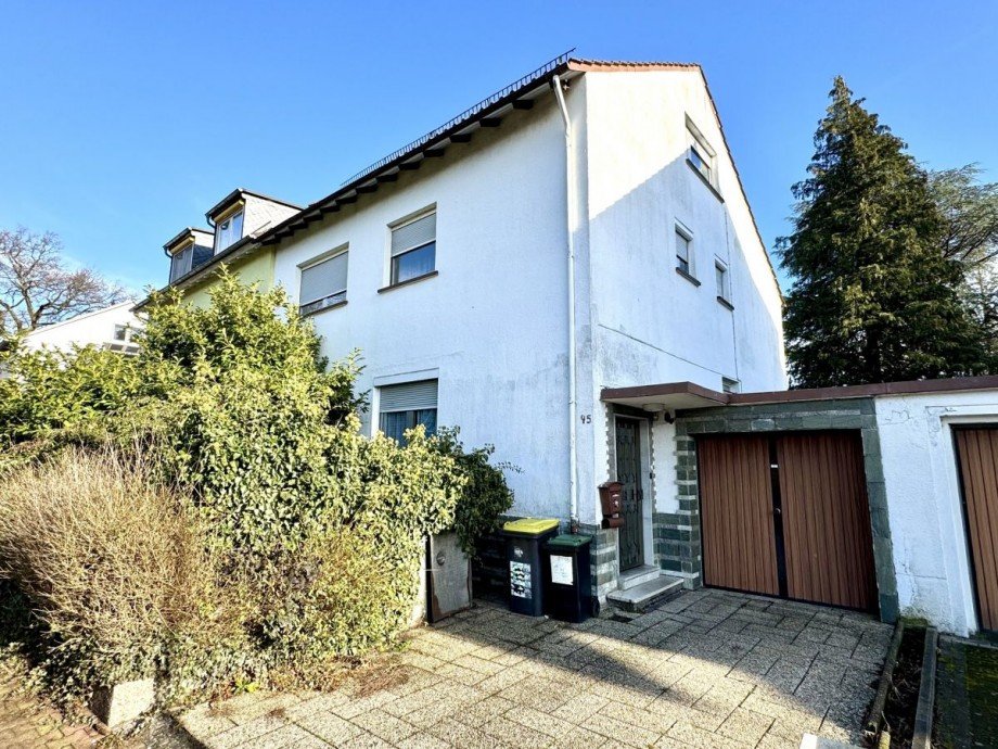 T45 Stra�enansicht Doppelhaush�lfte Goldstein