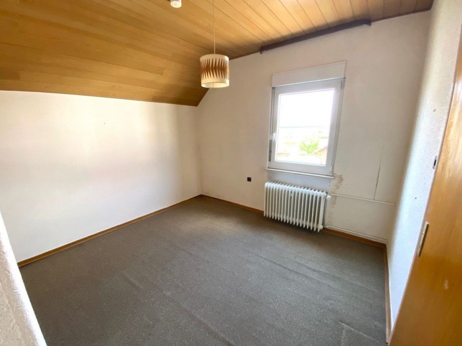 B9 Schlafzimmer 2 OG Einfamilienhaus Hattersheim-Eddersheim