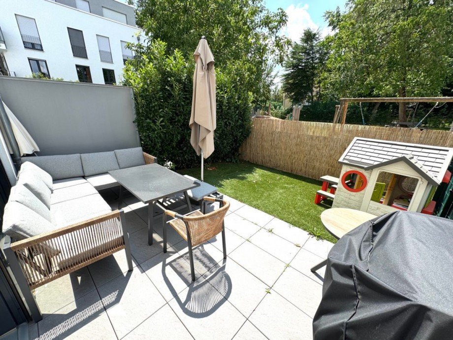 B2c Terrasse Garten Bild 1 Reihenmittelhaus Hattersheim