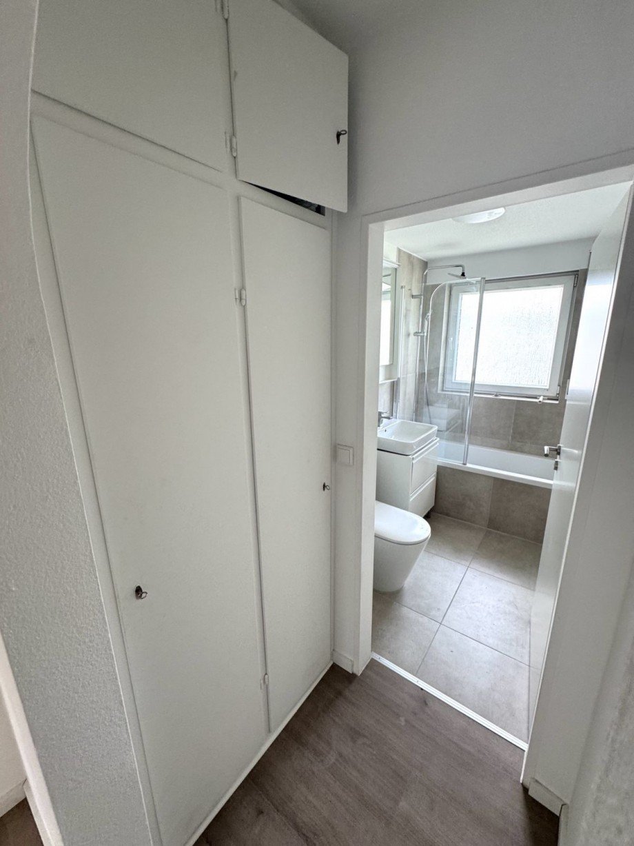 B69 Einbauschrank Flur 1.OG Etagenwohnung Hattersheim Eddersheim
