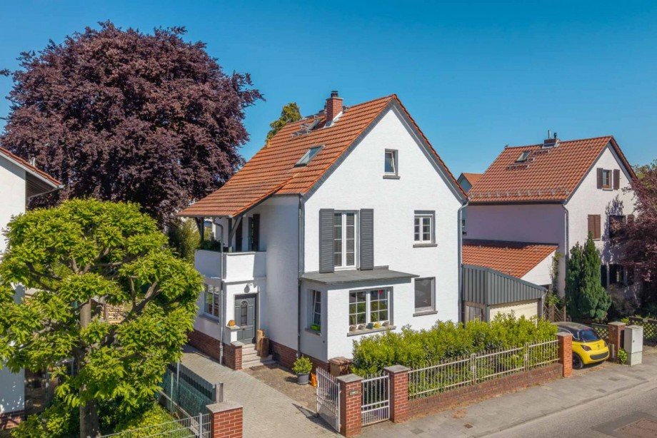 Hausansicht Einfamilienhaus Fl�rsheim