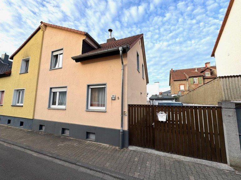 P5 Hausansicht Hattersheim Okriftel Doppelhaush�lfte Gepflegte Doppelhaush�lfte zum Wohlf�hlen in Okriftel