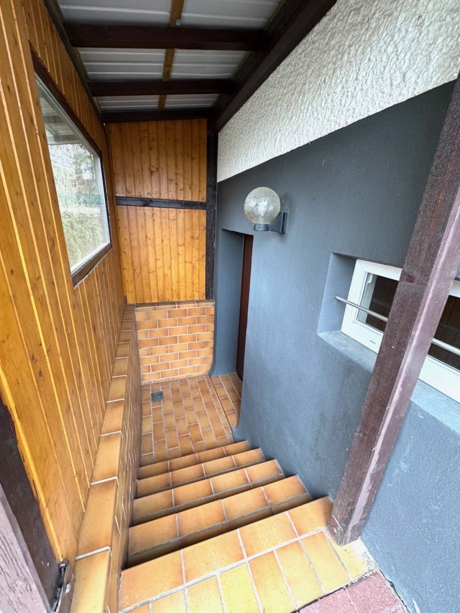 Hinterhaus Kellerausgang Haus Taunusstein - Wehen