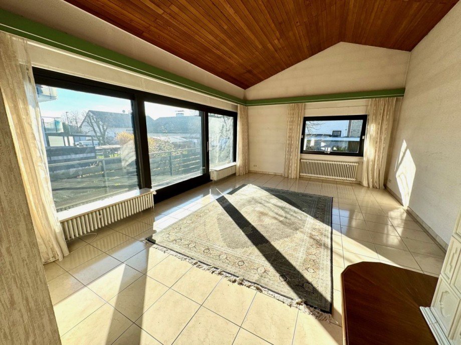 C4 Wohnzimmer Bild 1 Einfamilienhaus Fl�rsheim