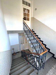 I23 Treppenhaus Top 5-Zimmer-Maisonette-Altbauwohnung im EG inkl. S�d-West Garten