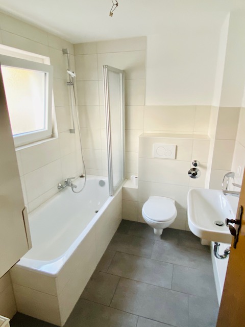 Badezimmer Etagenwohnung Hattersheim